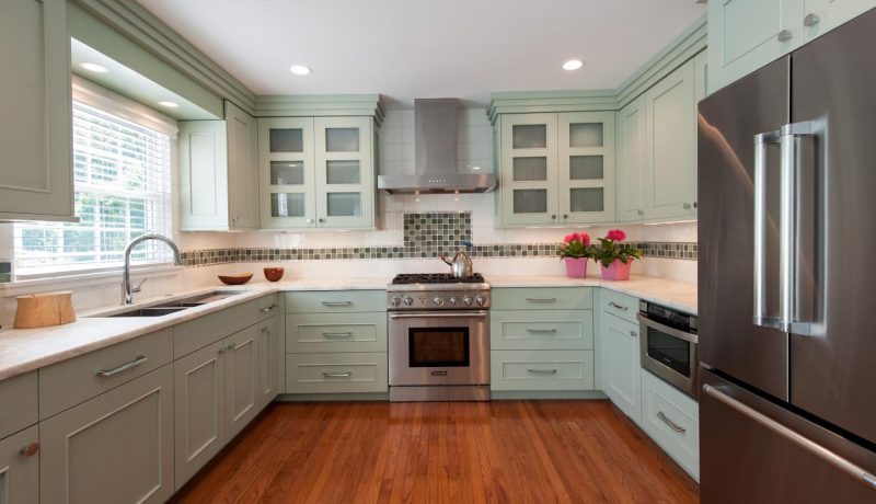CI-Jan-Goldman_kitchen-with-green-cabinets.jpg.rend.hgtvcom.1280.853